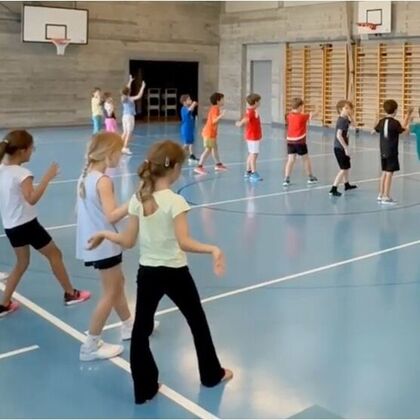 Sportmorgen der Unterstufen-Kindern der Schule Rüschlikon